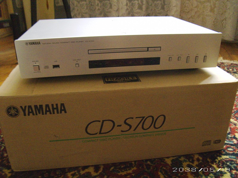 Yamaha CD-S700 Silver 