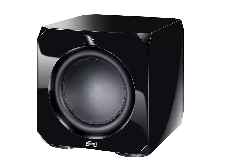 4. Magnat Omega CS 12