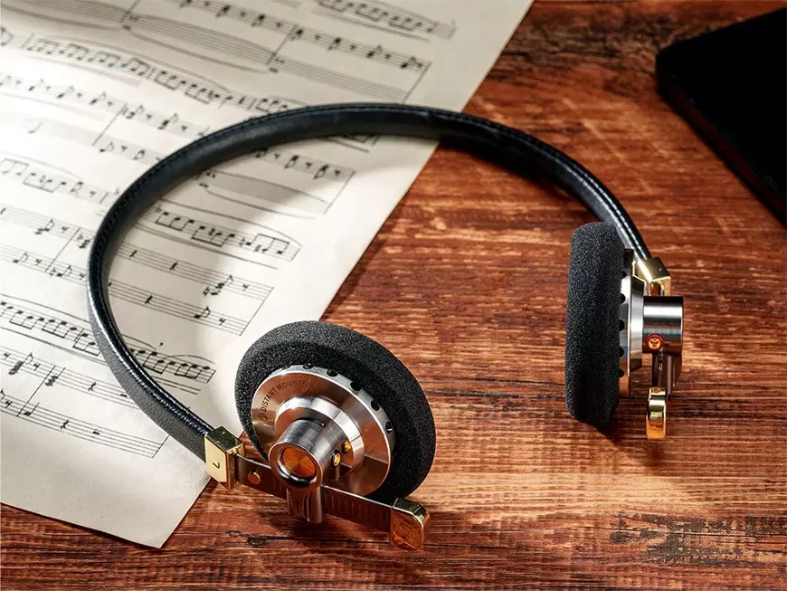 7. ROSESELSA Distant Mountain