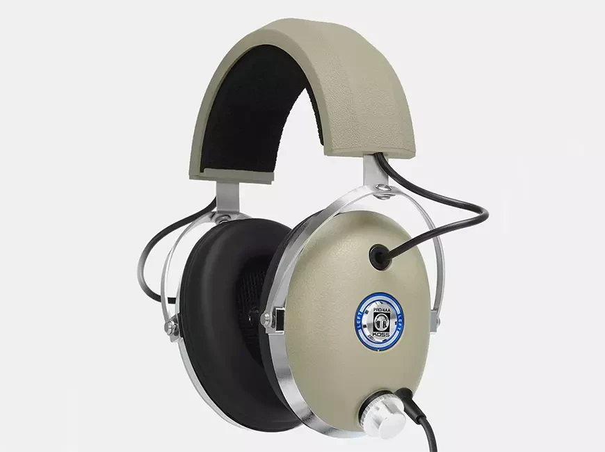 3. Koss PRO4AA