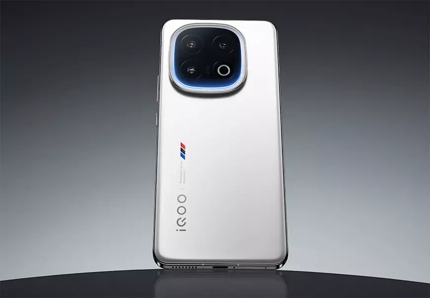 Игровой смартфон iQOO 13