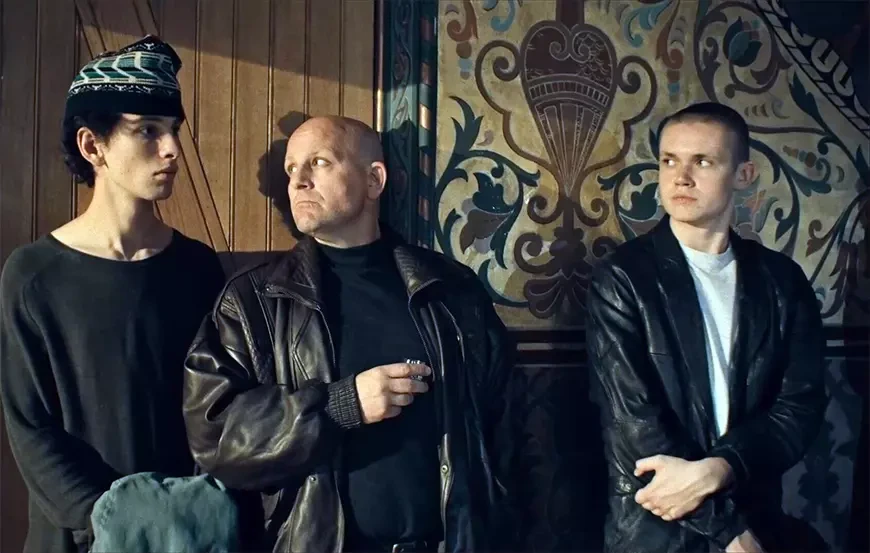 Путешествие на солнце и обратно (2025)