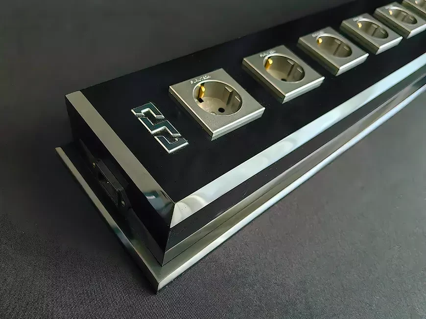 Распределитель питания Slonov Sound Design Soundstream-8 mkII