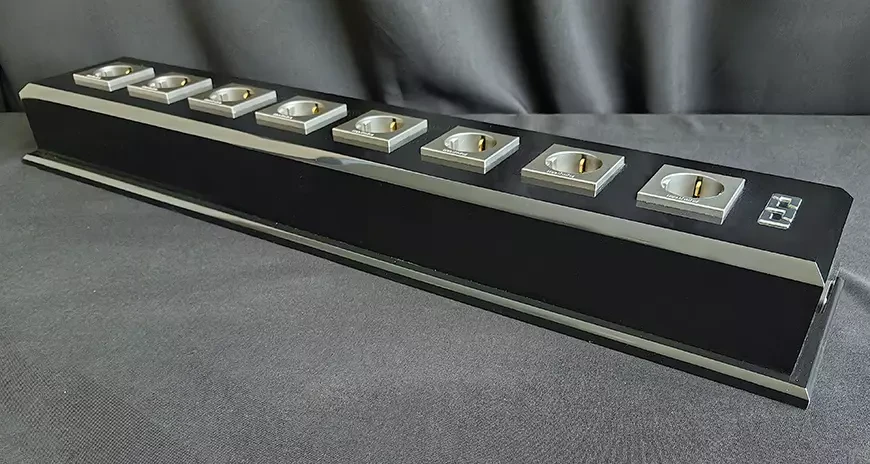 Распределитель питания Slonov Sound Design Soundstream-8 mkII