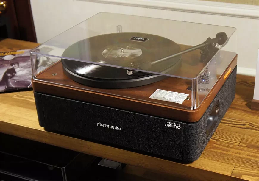 Фоторепортаж с главной российской выставки аудиотехники Hi-Fi & High End Show 2025