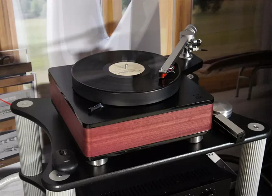 Фоторепортаж с главной российской выставки аудиотехники Hi-Fi & High End Show 2025