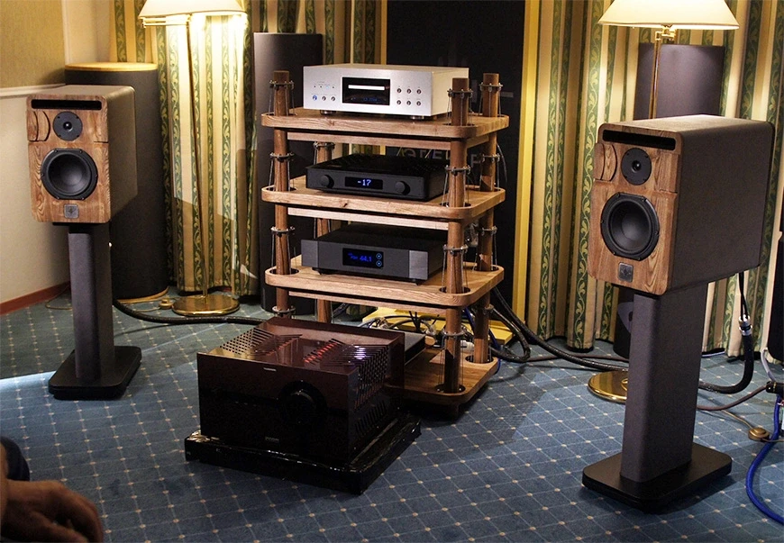 Фоторепортаж с главной российской выставки аудиотехники Hi-Fi & High End Show 2025