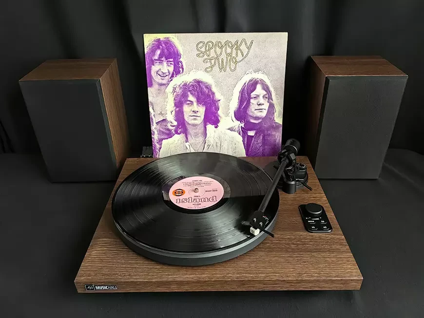 Музыкальный центр с проигрывателем винила MusicHall Inspiration