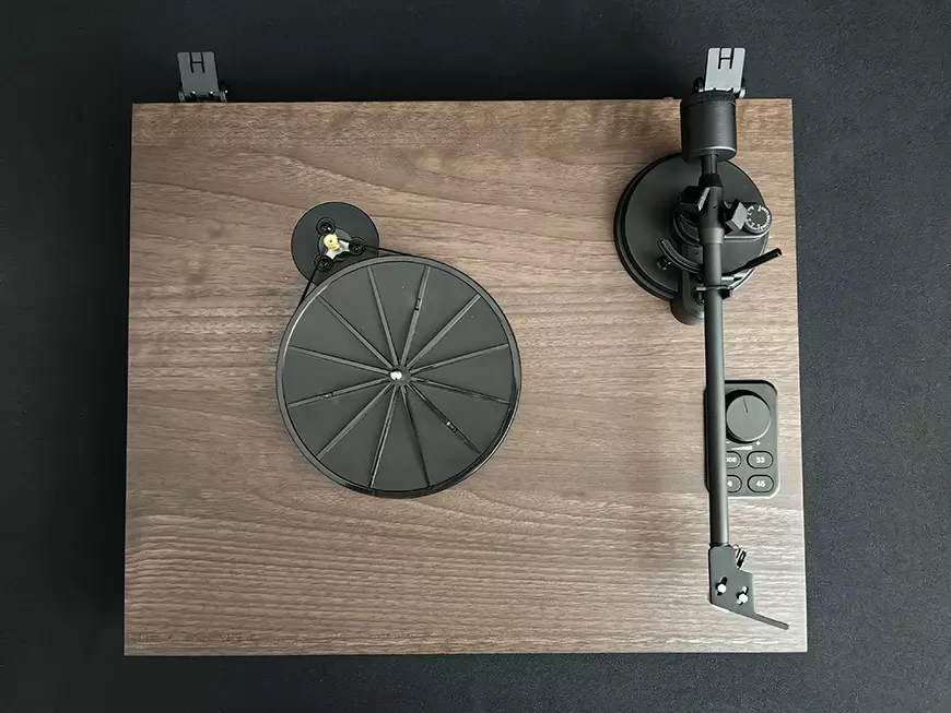 Музыкальный центр с проигрывателем винила MusicHall Inspiration