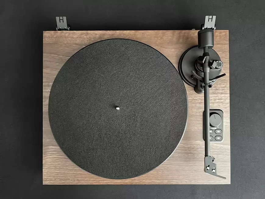 Музыкальный центр с проигрывателем винила MusicHall Inspiration