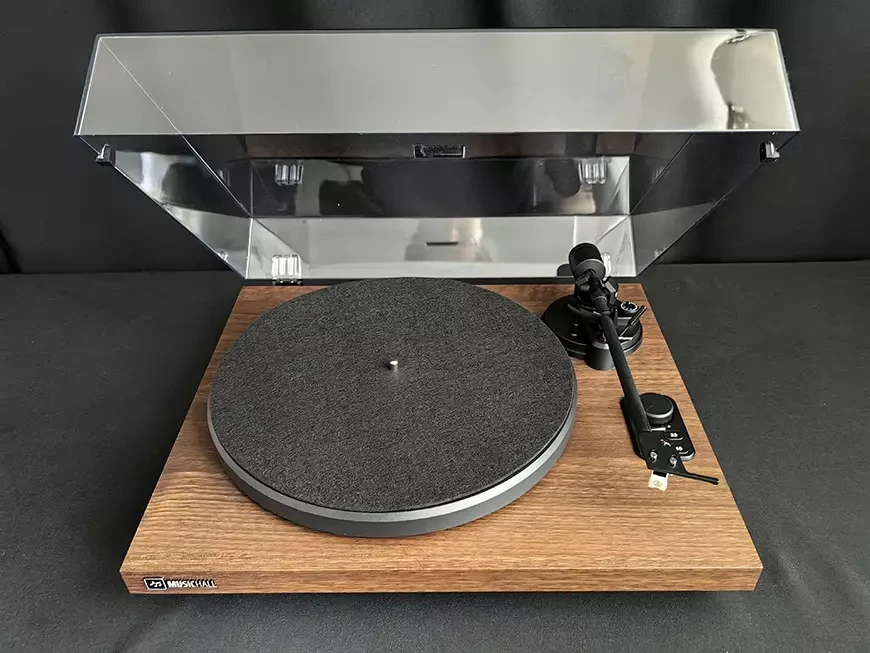 Музыкальный центр с проигрывателем винила MusicHall Inspiration