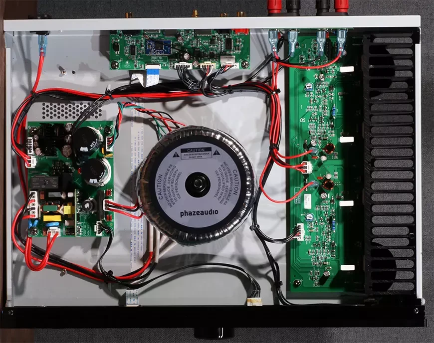 Cтереофонический интегральный усилитель Phaze Audio Volt