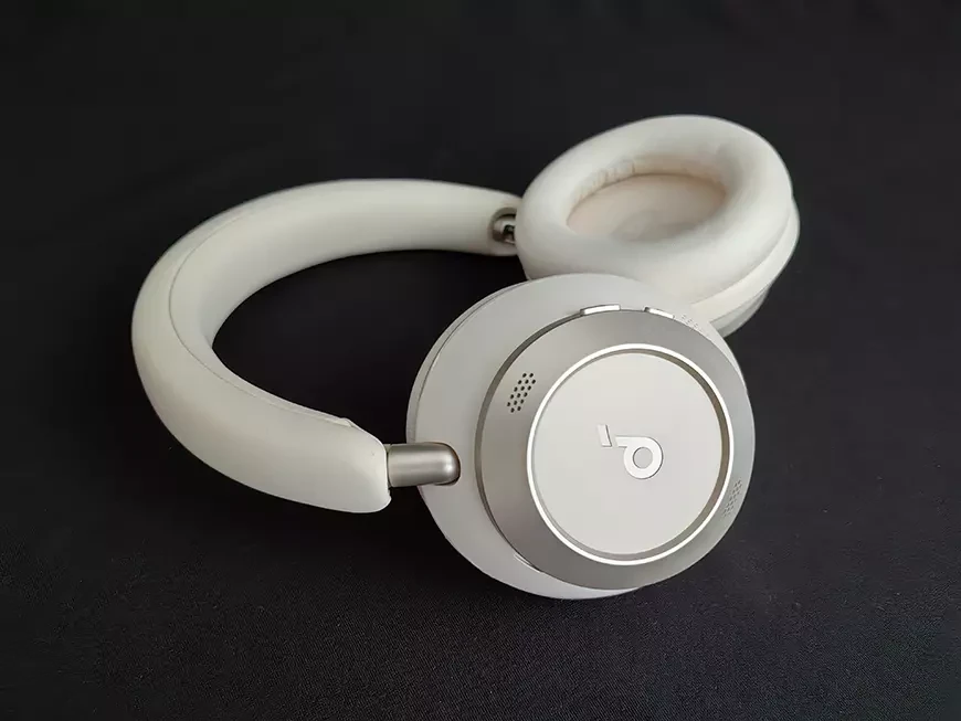 Стереофонические беспроводные наушники soundcore Space One Pro