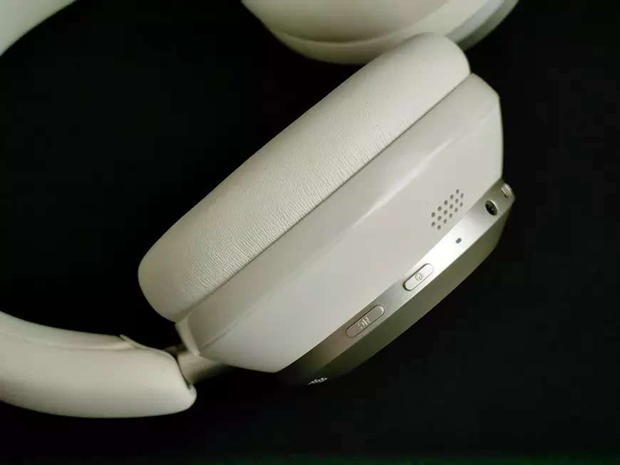 Стереофонические беспроводные наушники soundcore Space One Pro