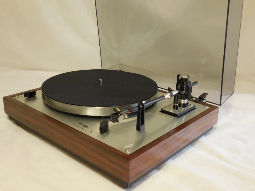 Thorens TD‑166