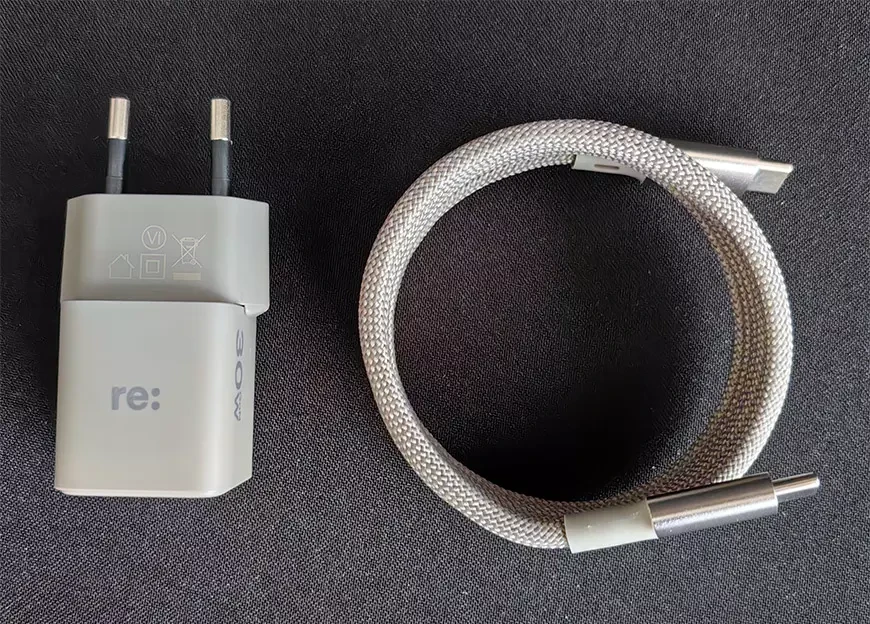 Премиальное зарядное устройство 3-в-1 restore: Hello, World Travel Set