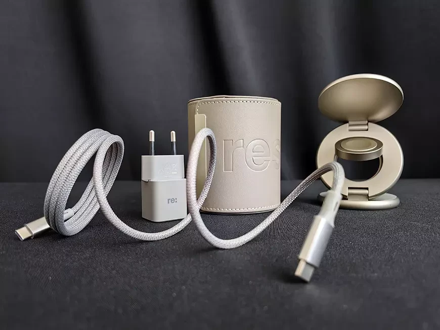 Премиальное зарядное устройство 3-в-1 restore: Hello, World Travel Set