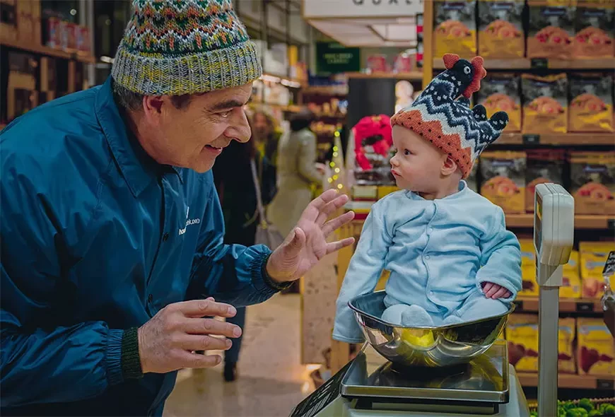 Человек против малыша / Man Vs Baby (2025)