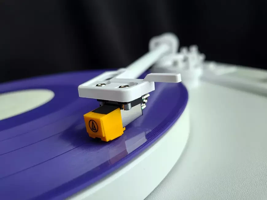 Проигрыватель виниловых пластинок Reproductor RP-300BT