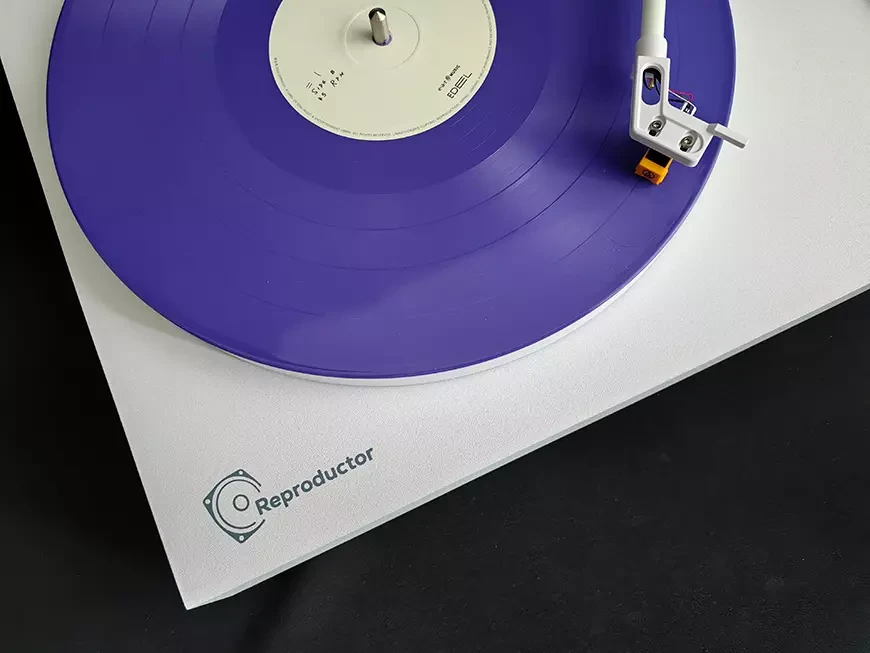 Проигрыватель виниловых пластинок Reproductor RP-300BT