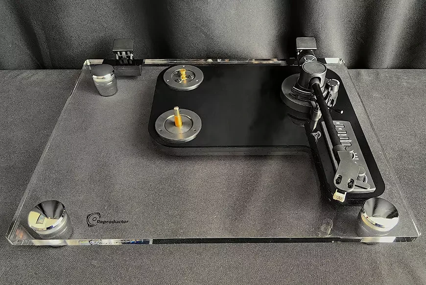 Проигрыватель грампластинок Reproductor RP-310BT