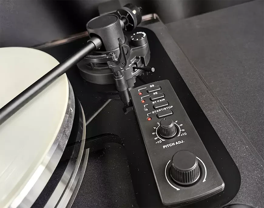 Проигрыватель грампластинок Reproductor RP-310BT