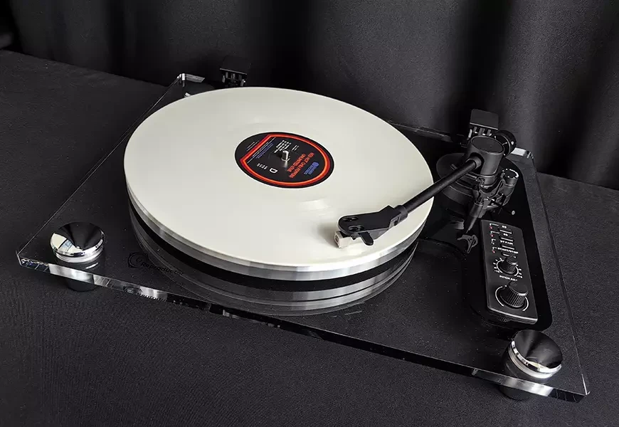 Проигрыватель грампластинок Reproductor RP-310BT