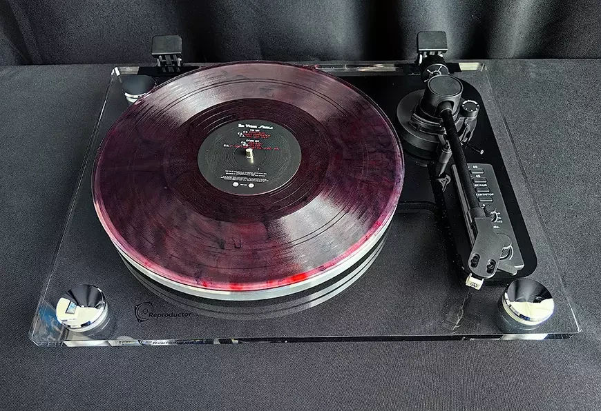 Проигрыватель грампластинок Reproductor RP-310BT