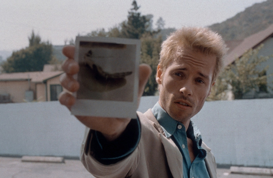 Помни / Memento (2000)