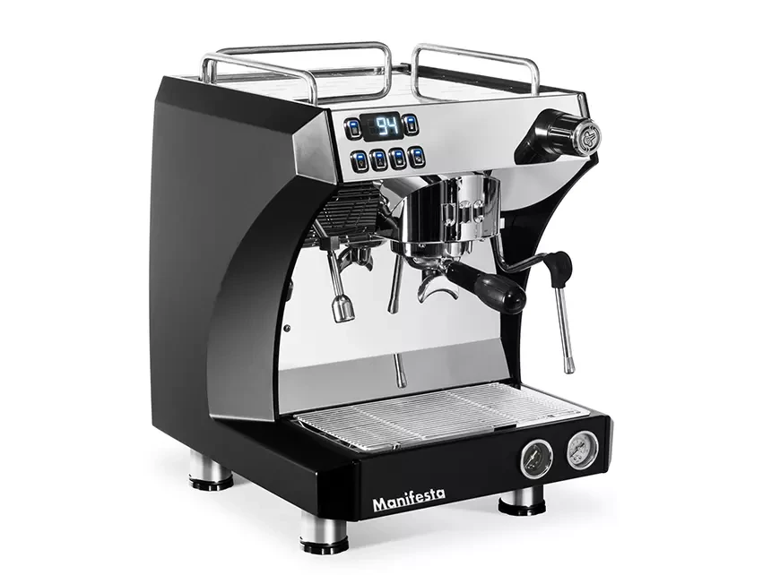 4. Кофемашина автоматическая Manifesta Uno