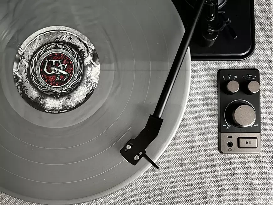 Проигрыватель винила с встроенной акустикой Reproductor RP-430