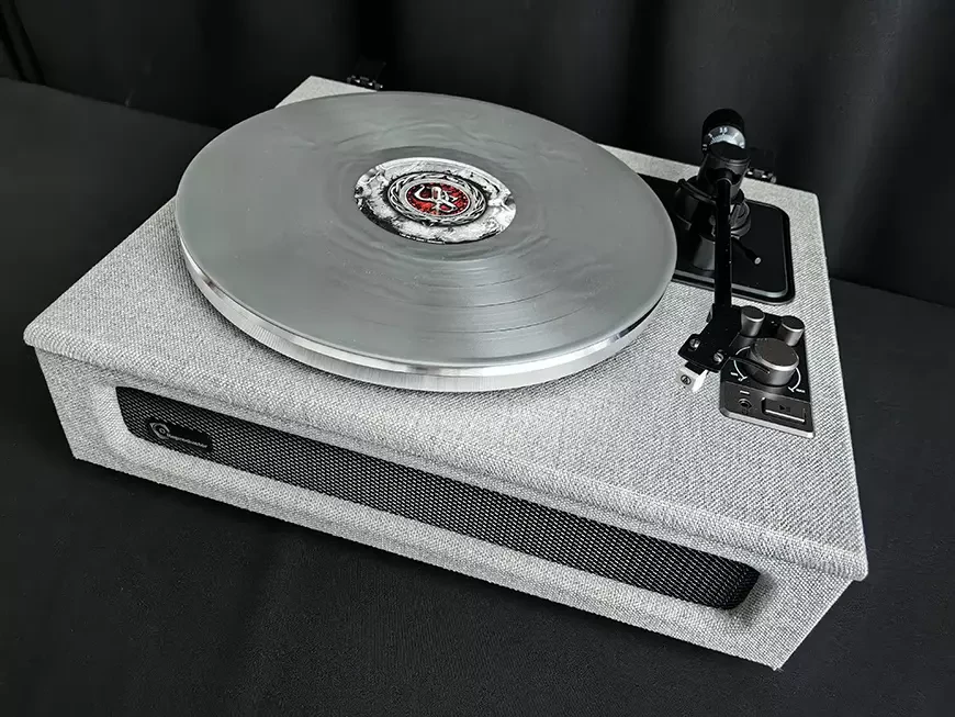 Проигрыватель винила с встроенной акустикой Reproductor RP-430