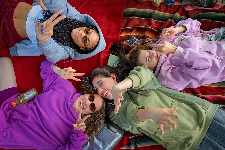 Соседки по комнате / Roommates (2026)