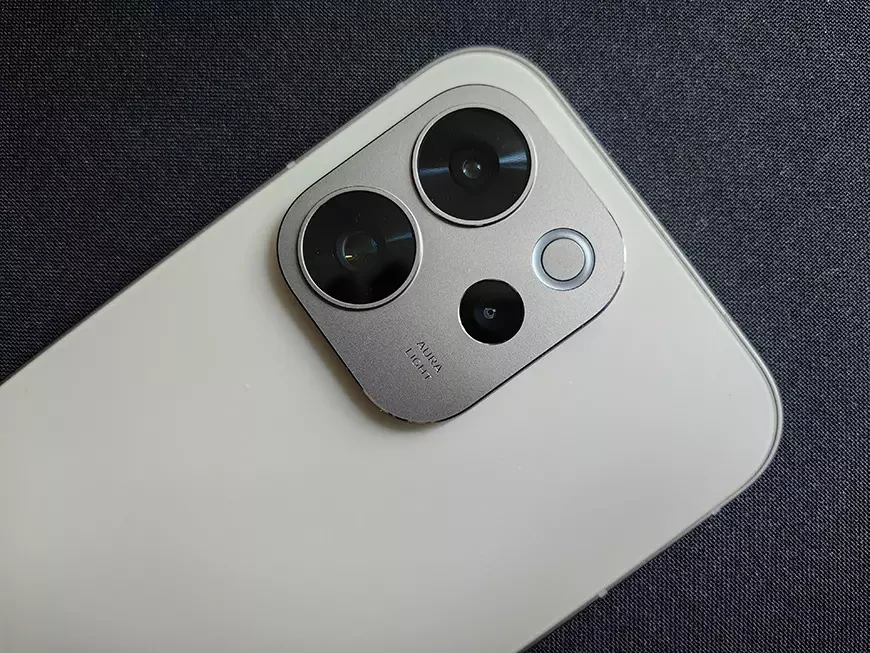 Смартфон vivo V70