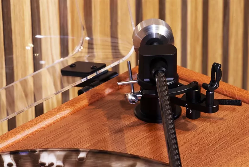 Проигрыватель виниловых пластинок со встроенной акустикой Phaze Audio Julia