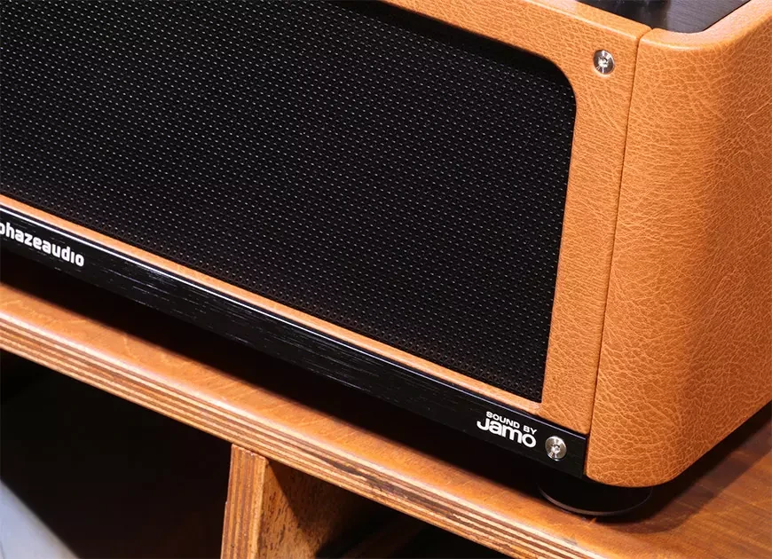 Проигрыватель виниловых пластинок со встроенной акустикой Phaze Audio Julia