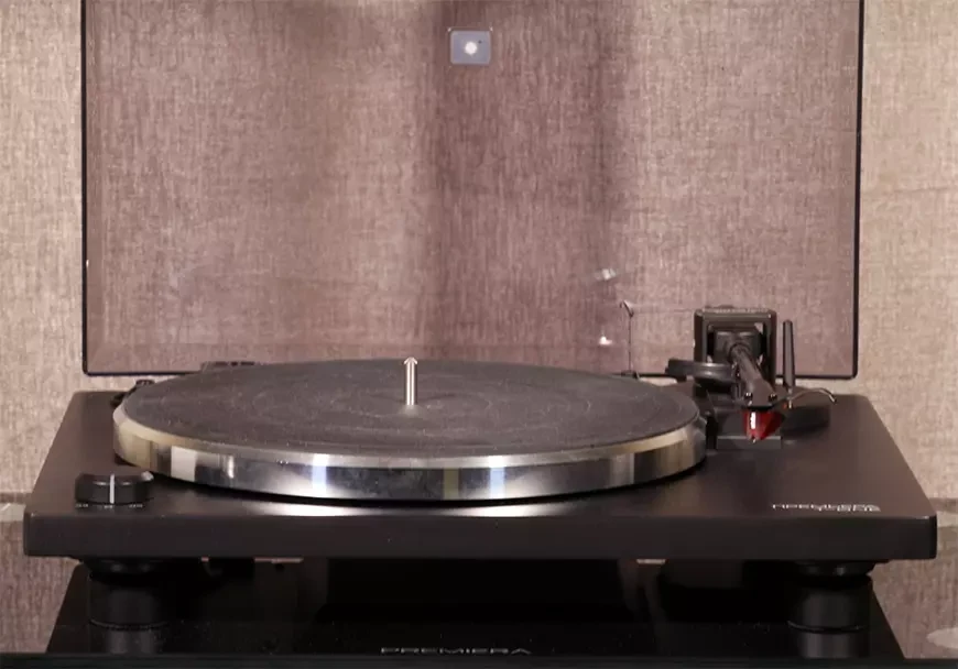 Проигрыватель виниловых пластинок Premiera T-One