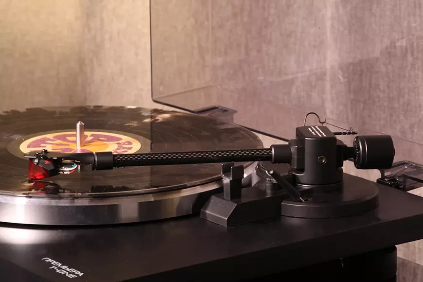 Проигрыватель виниловых пластинок Premiera T-One