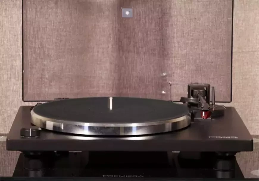 Проигрыватель виниловых пластинок Premiera T-One