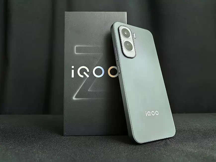 Смартфон iQOO Z11