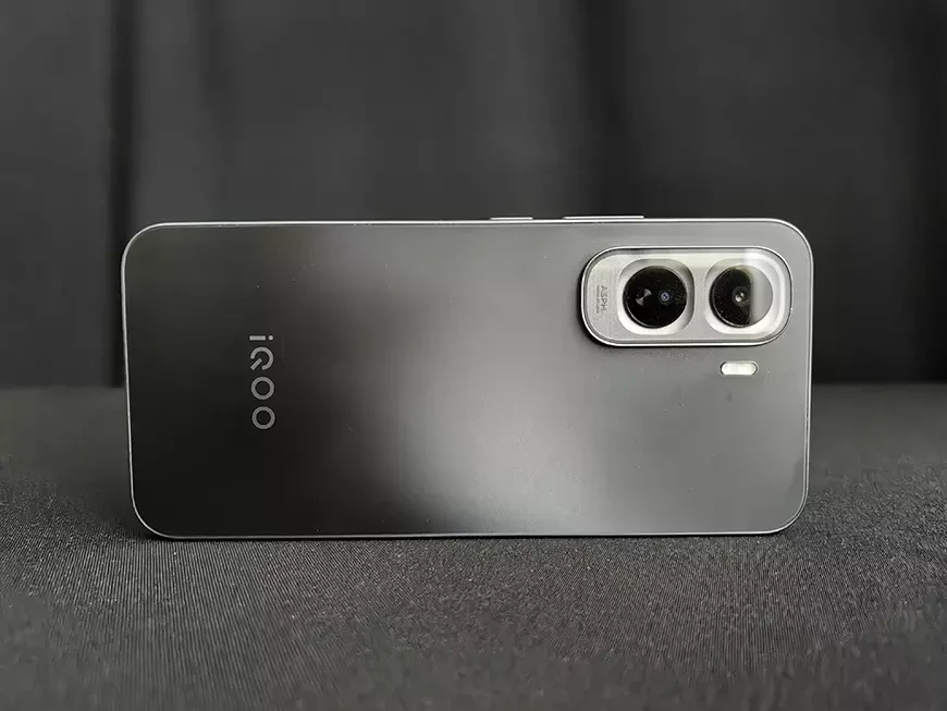 Смартфон iQOO Z11