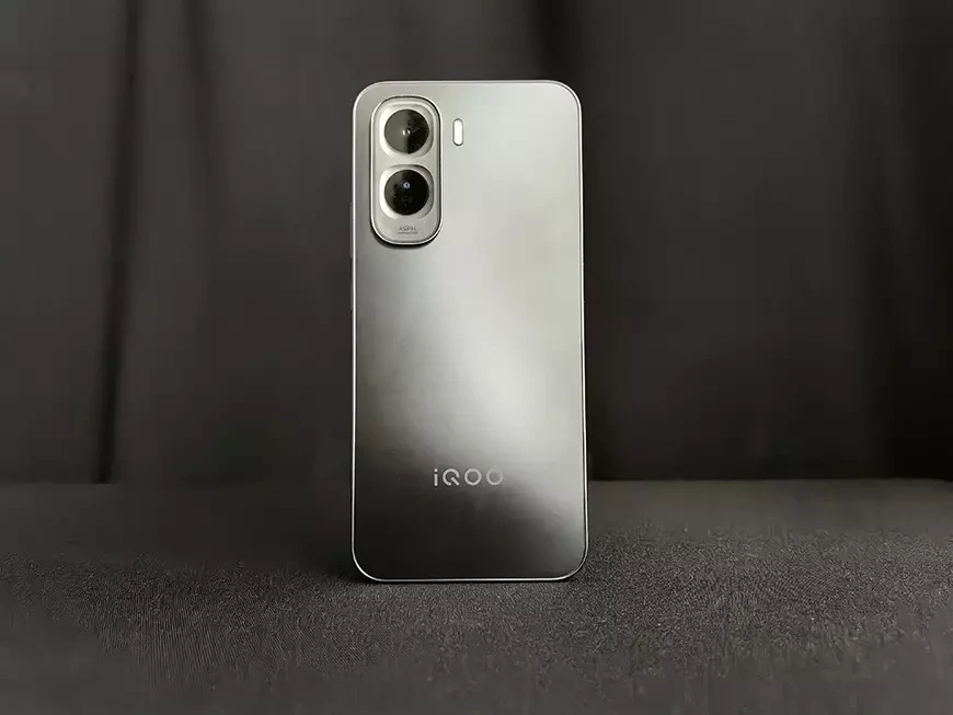 Смартфон iQOO Z11