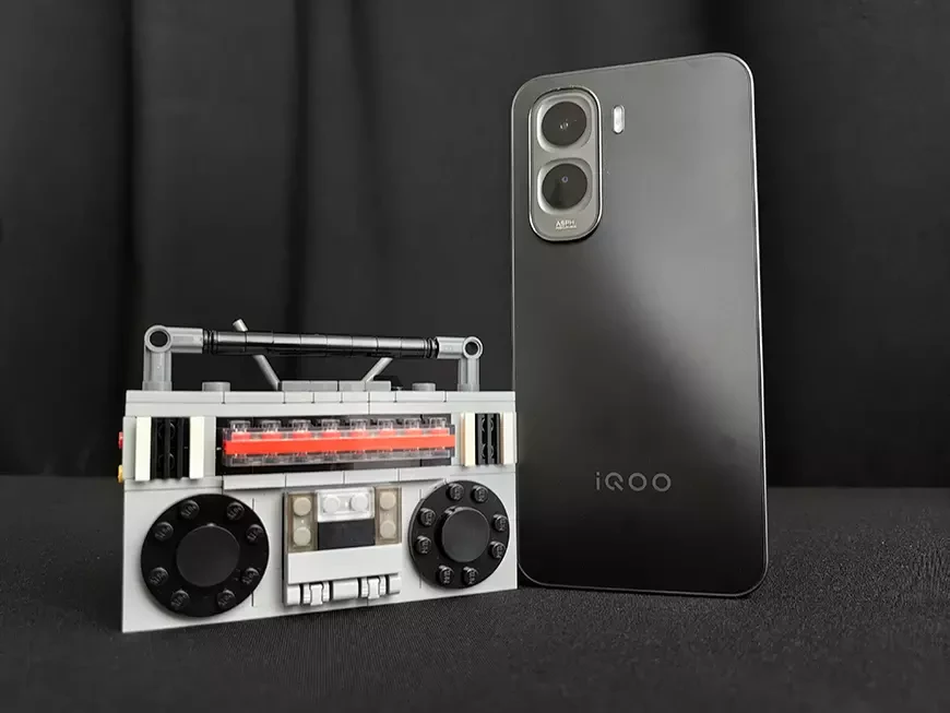 Смартфон iQOO Z11