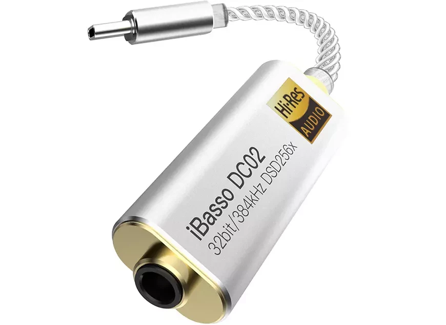 Внешний USB ЦАП подключен к компьютеру и активным колонкам