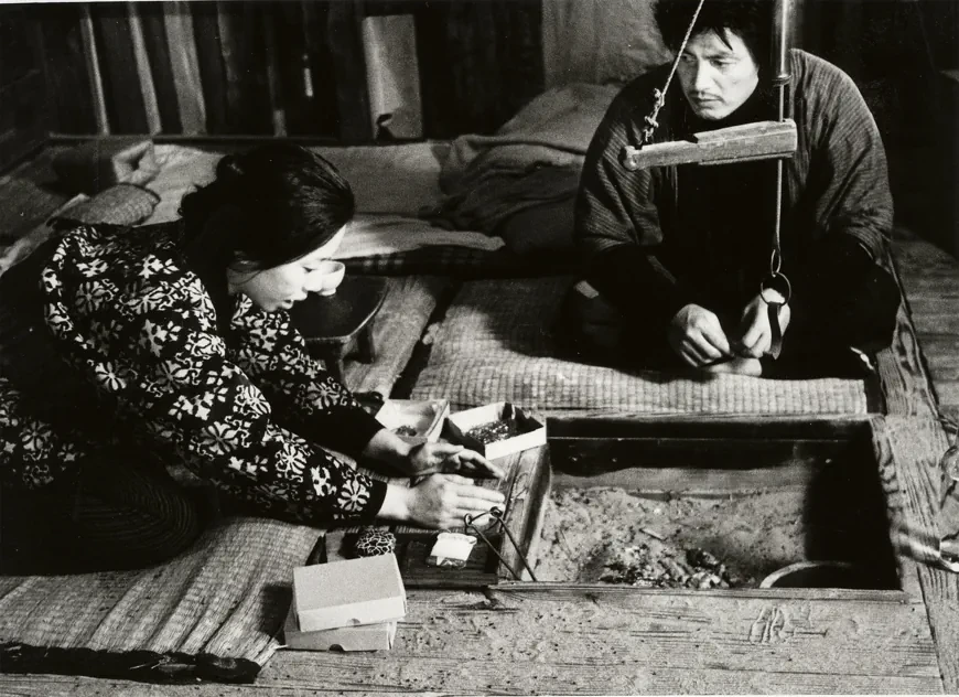 Женщина в песках / Suna no onna (1964)