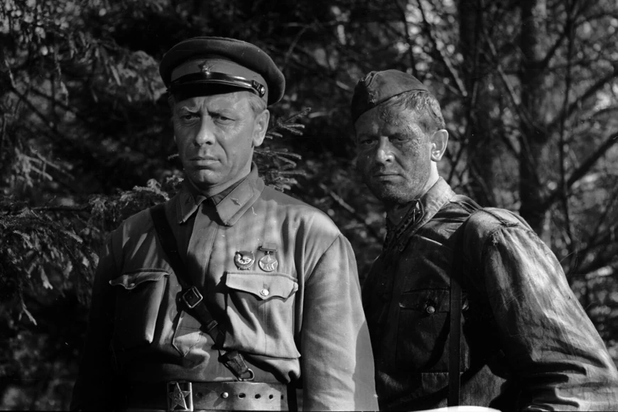 Живые и мертвые (1964)