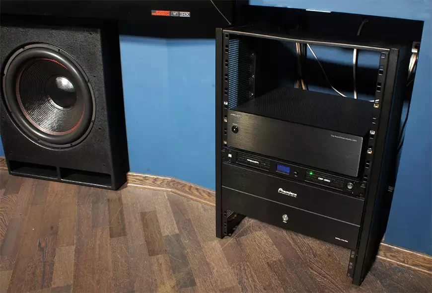 Восьмиканальный усилитель мощности Premiera D8PA