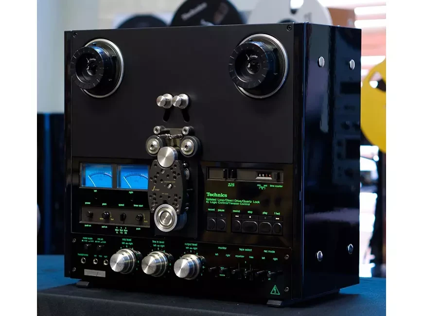 6. J-Corder Technics RS-1500 «Midnight» McIntosh-style