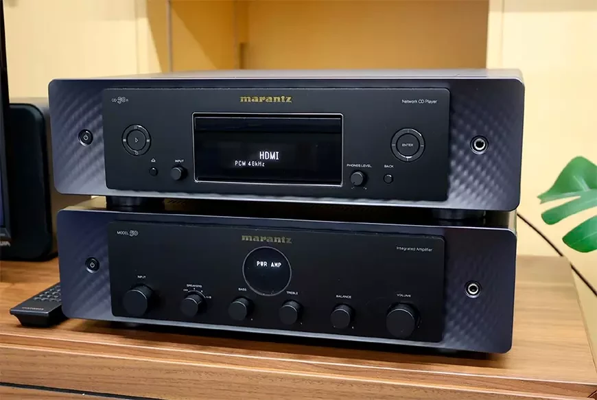 &nbsp;Сетевой проигрыватель компакт-дисков&nbsp;Marantz CD 50n&nbsp;и интегральный усилитель&nbsp;Model 50