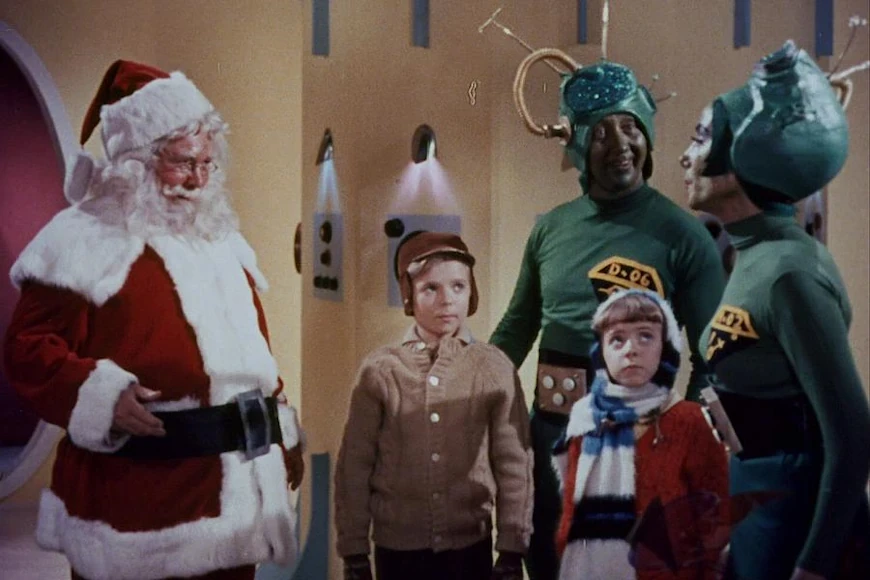 8. Санта Клаус завоевывает марсиан / Santa Claus Conquers the Martians (1964)